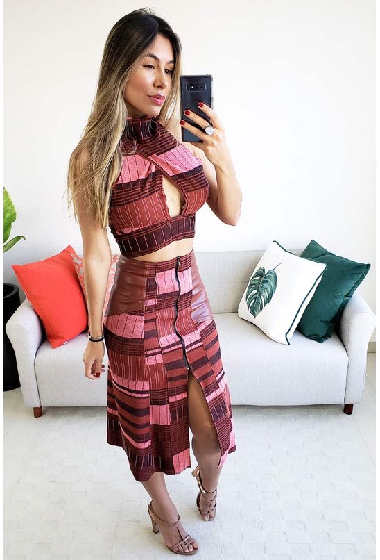 saia midi com fenda e babado