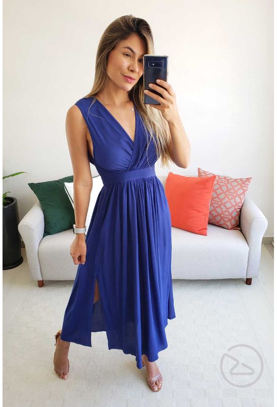 vestido midi com pregas
