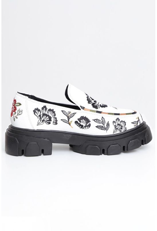 Mocassim-tratorado-bordado-farm-esquerda Mocassim-tratorado-bordado-farm-esquerda