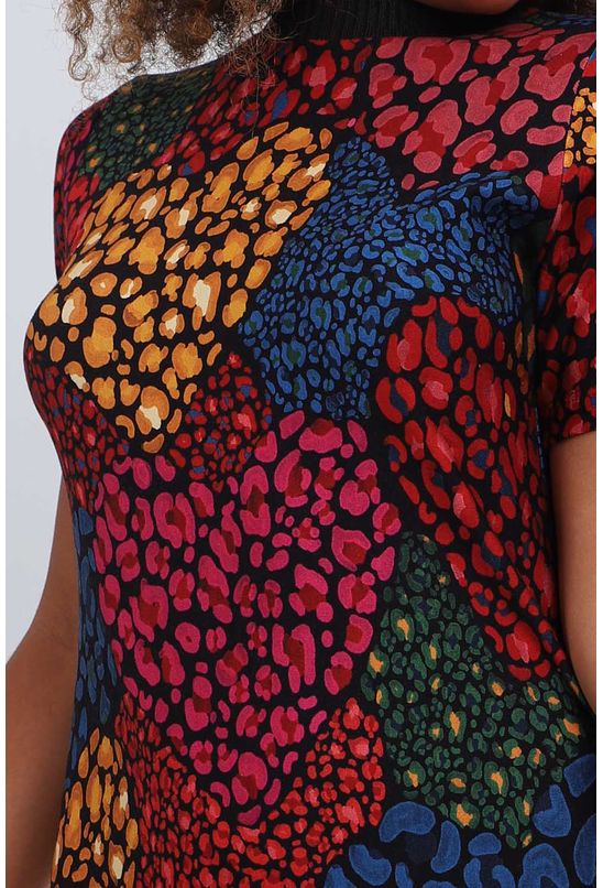 Vestido-curto-coracoes-coloridos-farm-detalhe Vestido-curto-coracoes-coloridos-farm-detalhe