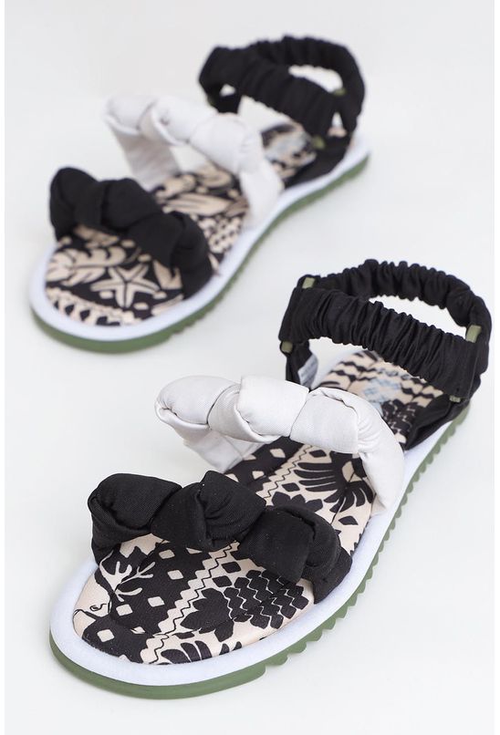 Sandalia-rasteira-nos-farm-esquerda Sandalia-rasteira-nos-farm-esquerda