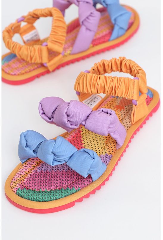 Sandalia-rasteira-nos-farm-direita Sandalia-rasteira-nos-farm-direita