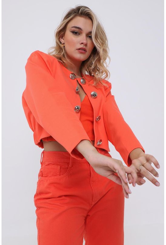 Blazer-cropped-sem-gola-lanca-perfume-esquerda
