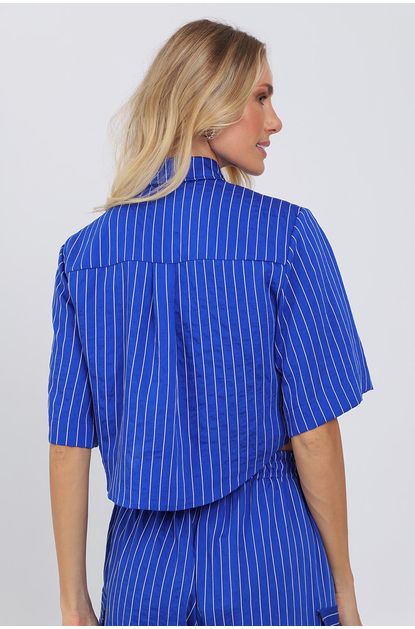 Camisa-cropped-listrada-azul-pequia-centro