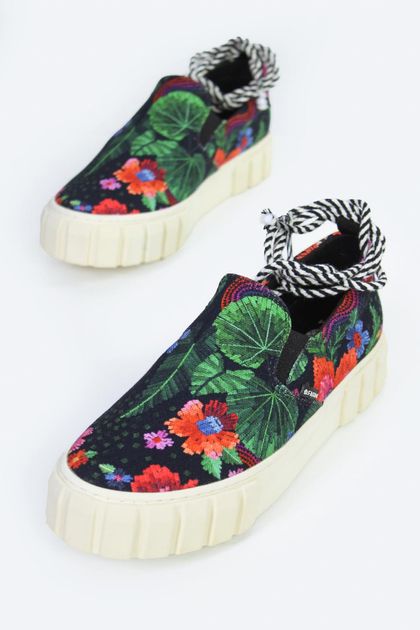 Tenis-avenida-tratorado-iate-florescer-farm--principal Tenis-avenida-tratorado-iate-florescer-farm--principal