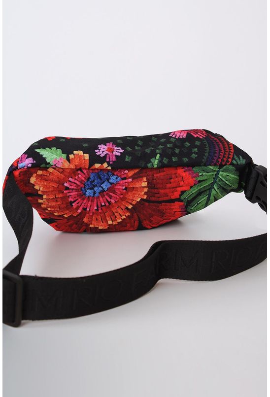 Pochete-farmete-florescer-black-farm-esquerda