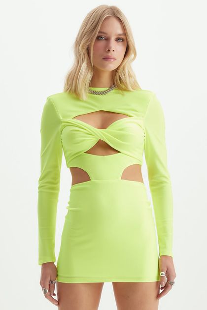 Vestido-curto-com-cut-off-lanca-perfume--principal Vestido-curto-com-cut-off-lanca-perfume--principal