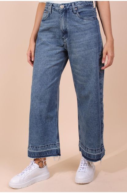 Calca-jeans-pantacourt-abertura-lateral-animale-jeans-direita