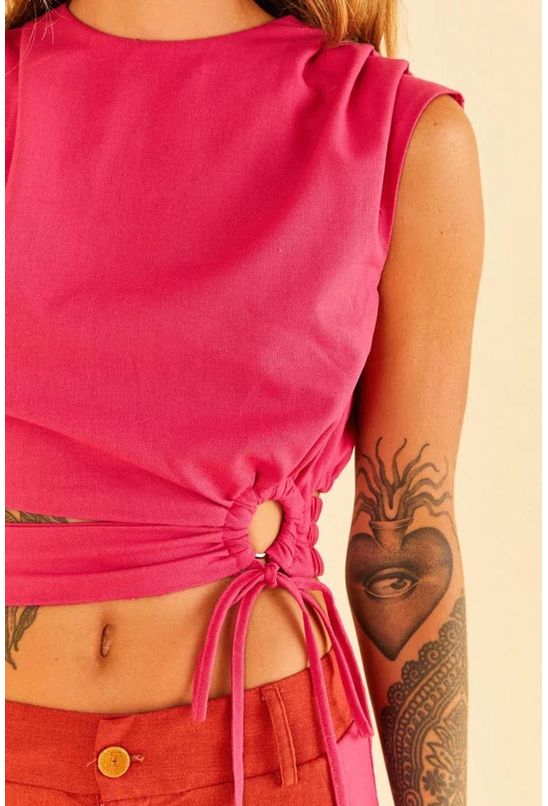 Blusa-cropped-pregas-argola-farm-direita