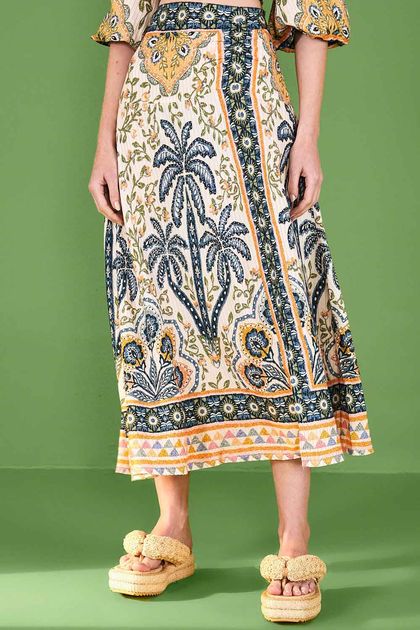 Saia-cropped-tropicale-farm--principal Saia-cropped-tropicale-farm--principal