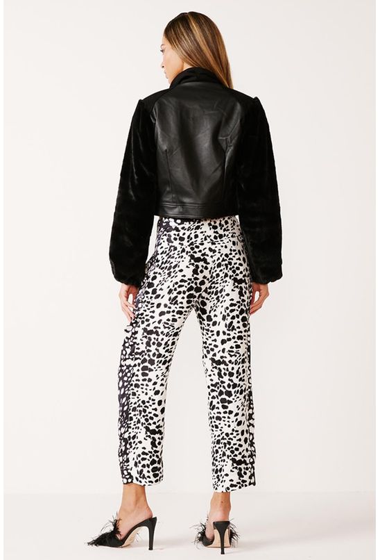 Jaqueta-detalhe-suede-open-centro Jaqueta-detalhe-suede-open-centro