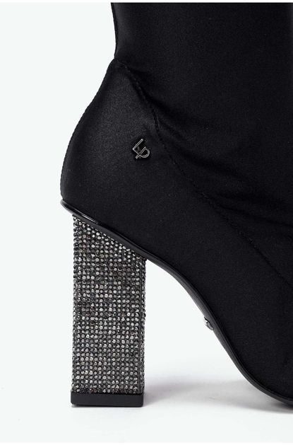 Bota-over-knee-salto-strass-lanca-perfume-direita