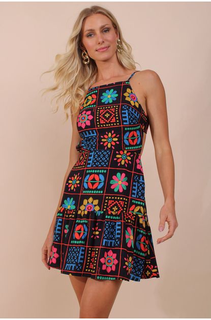 Vestido-curto-alca-bordado-patch-pequia-direita