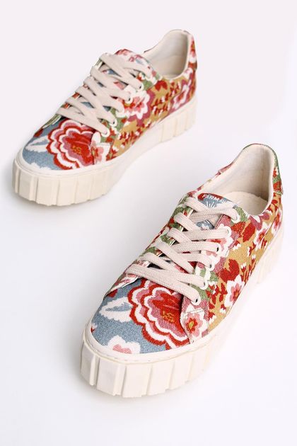 Tenis-avenida-tratorado-farm--principal Tenis-avenida-tratorado-farm--principal