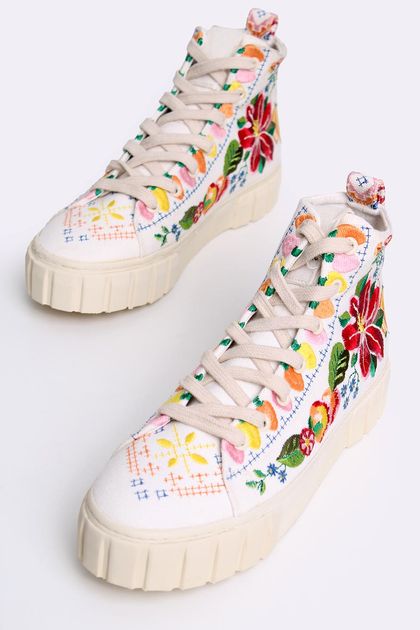 Tenis-avenida-tratorado-mid-iate-farm--principal Tenis-avenida-tratorado-mid-iate-farm--principal