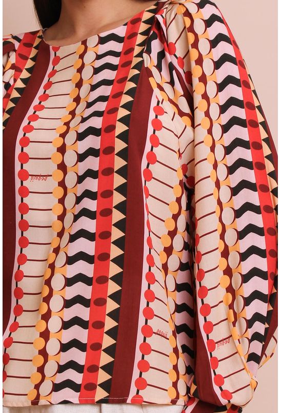 Blusa-manga-geometria-brasileira-pequia-detalhe