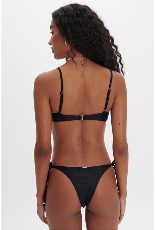 Biquini-decote-v-myft-esquerda Biquini-decote-v-myft-esquerda