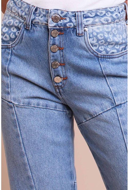 Calca-jeans-recortes-estampa-onca-animale-jeans-detalhe