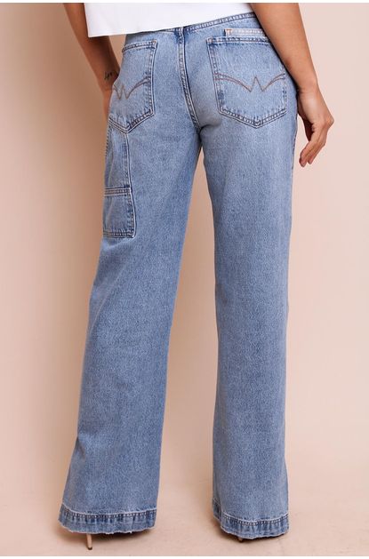 Calca-jeans-boot-70s-fenda-na-barra-animale-jeans-centro