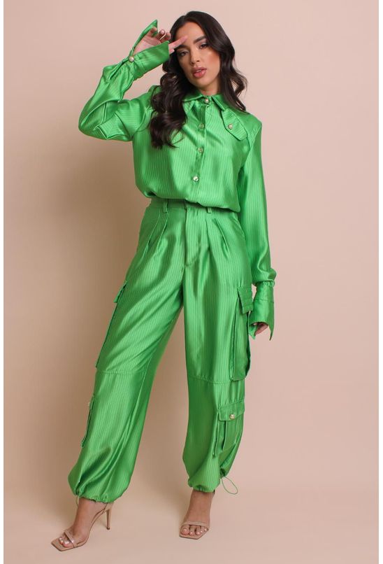 Camisa-acetinada-matelasse-verde-labrava-direita