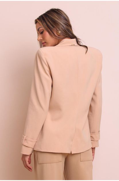 Blazer-slim-com-maxi-ombreira-lanca-perfume-centro