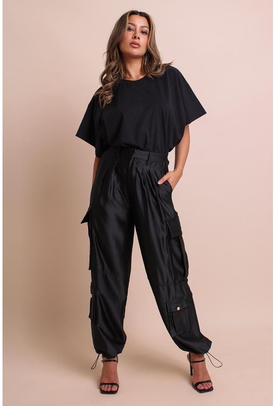 Blusa-t-shirt-oversize-preta-labrava-direita
