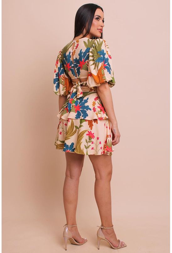 Vestido-curto-bordado-de-verao-pequia-centro