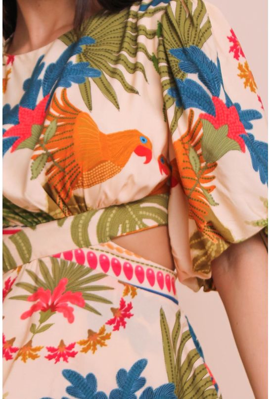 Vestido-curto-bordado-de-verao-pequia-detalhe