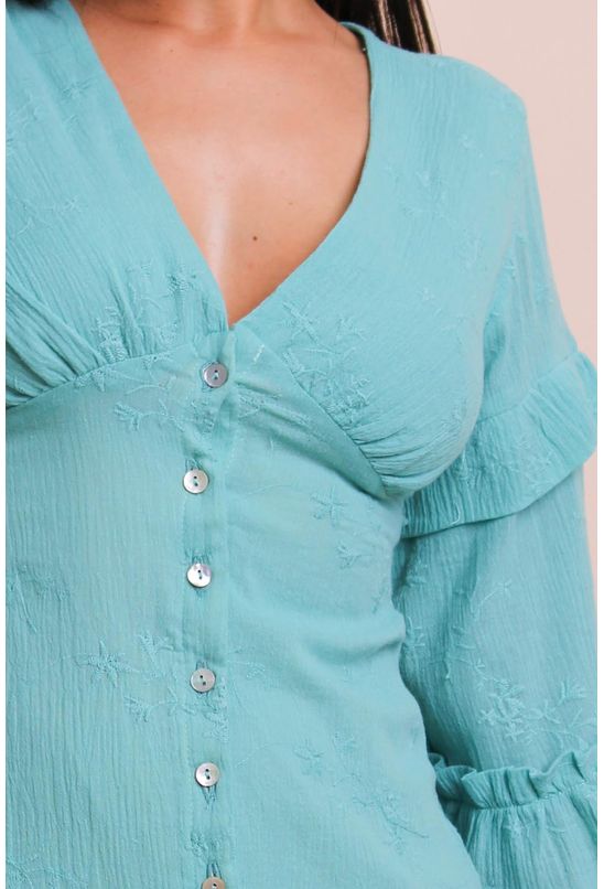 Vestido-curto-voil-babados-azul-pequia-detalhe