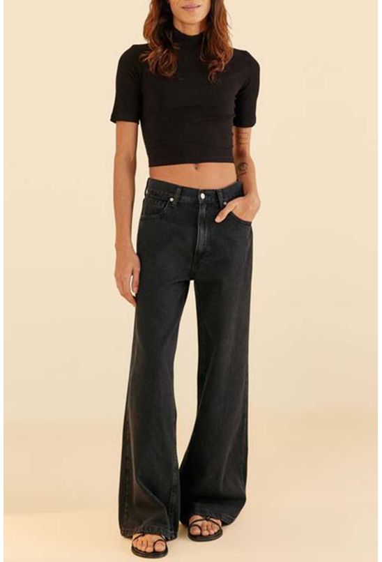 Calca-wide-black-jeans-farm-esquerda