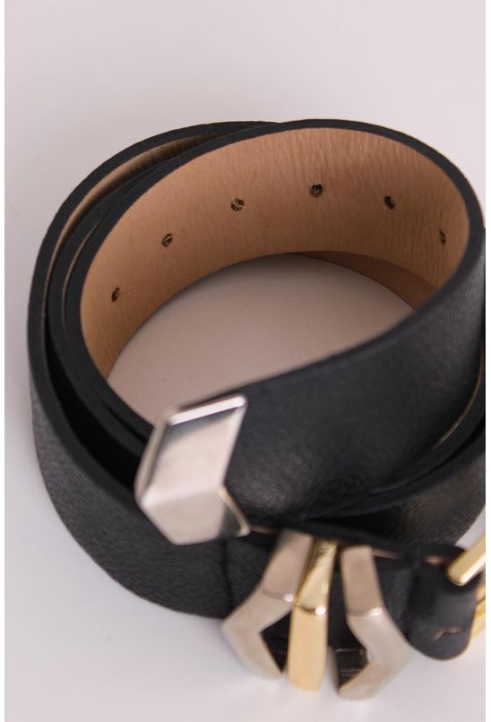 Cinto-de-couro-liso-com-fivela-losango-preto-labrava-centro