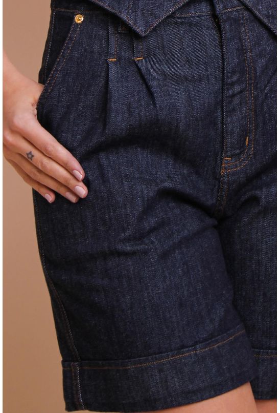 Bermuda-jeans-com-pregas-labrava-detalhe