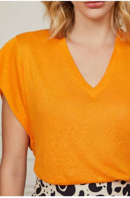 T-shirt-decote-v-laranja-sun-animale-direita