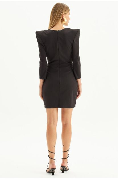 Vestido-curt0-com-detalhe-shine-lanca-perfume-esquerda