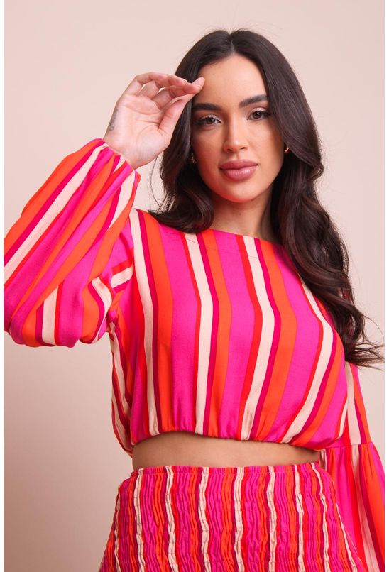 Blusa-cropped-listra-quente-pequia-esquerda