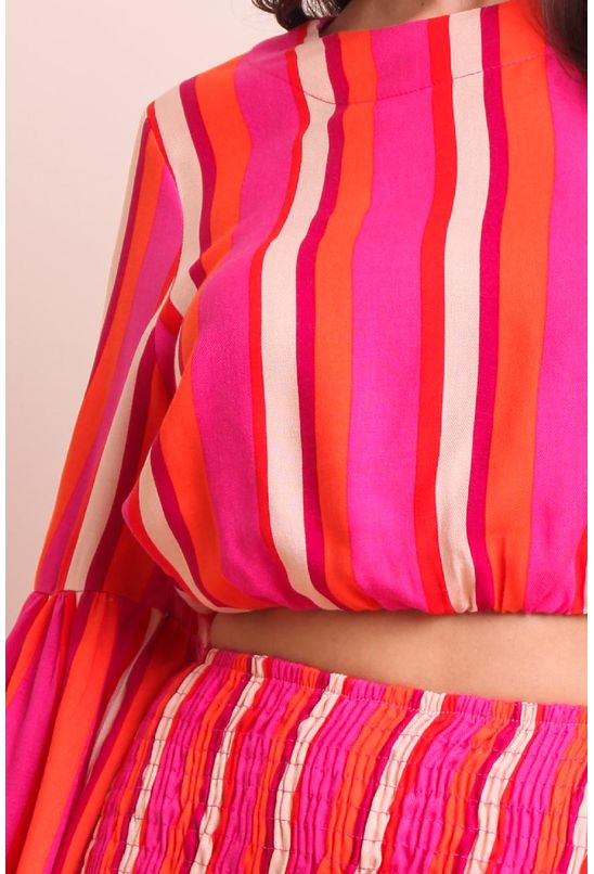 Blusa-cropped-listra-quente-pequia-detalhe