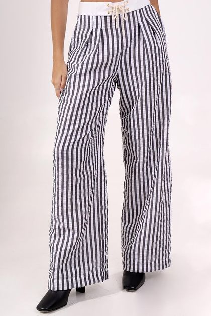 24005PEQ04483--p1 24005PEQ04483--p1