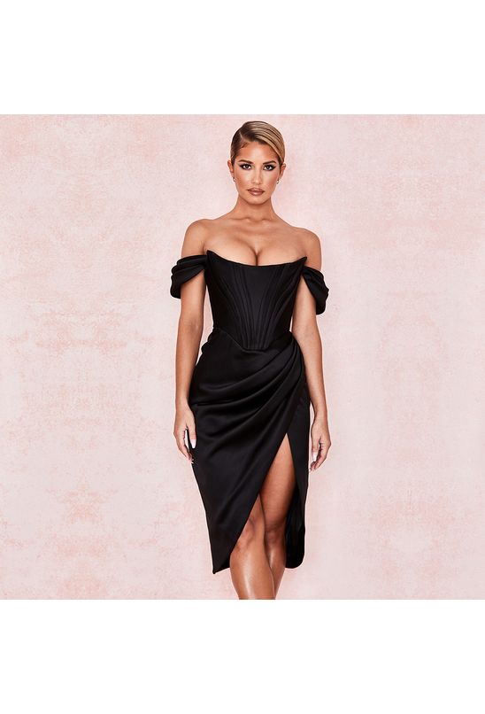 Vestido-assimetrico-com-fenda-frontal-preto