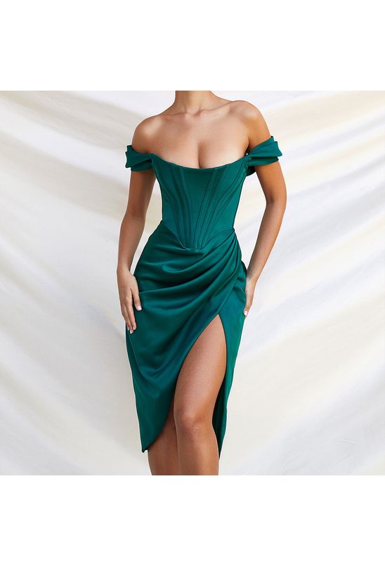 Vestido-assimetrico-com-fenda-frontal-verde