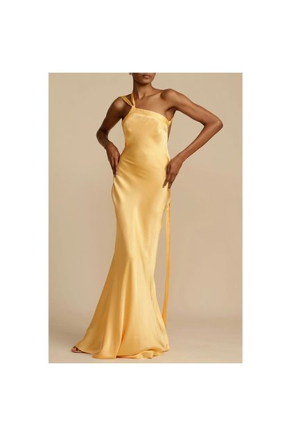 Vestido-longo-amarelo-calda-assimetrica