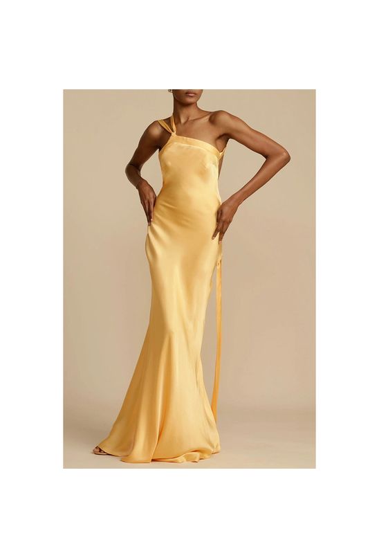 Vestido-longo-amarelo-calda-assimetrica