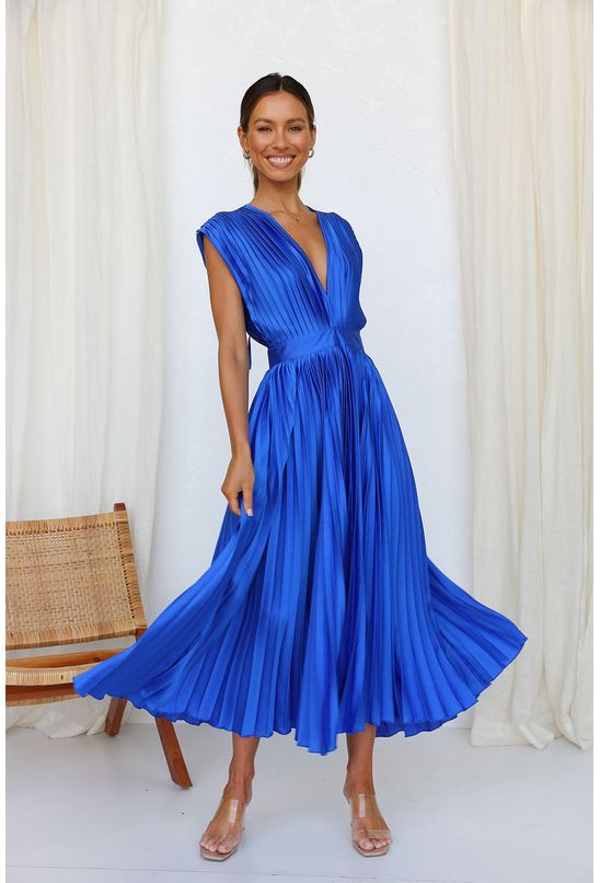 Vestido-midi-plissado-decote-em-v-azul