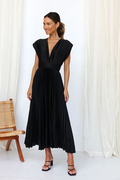 Vestido-midi-plissado-decote-em-v-preto