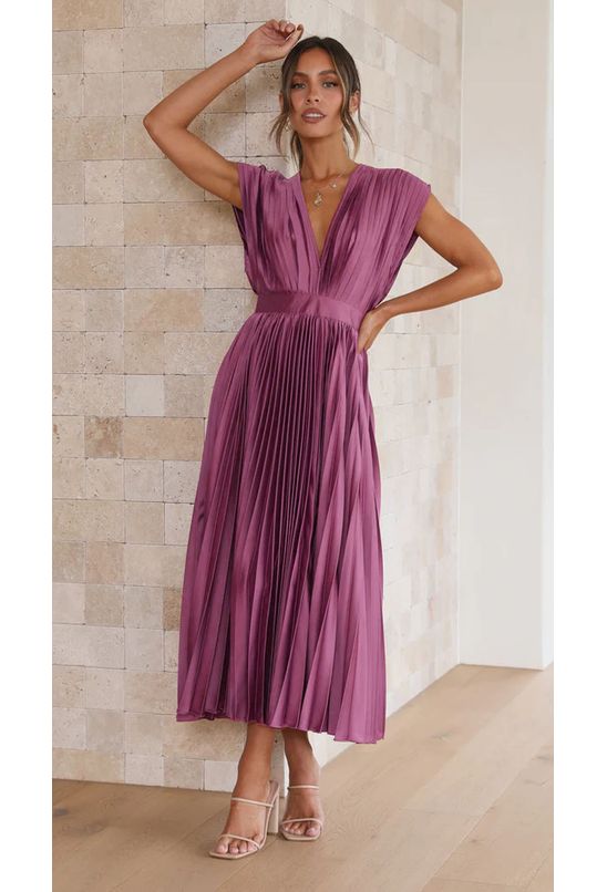Vestido-midi-plissado-decote-em-v-roxo