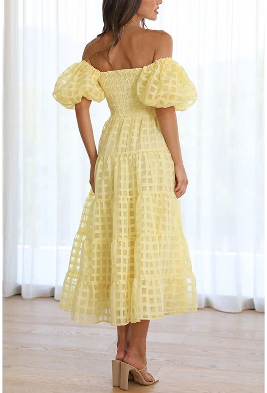 Vestido-midi-de-renda-com-mangas-bufantes-amarelo
