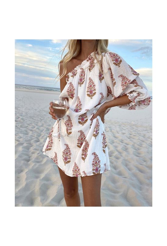 Vestido-curto-solto-ombro-unico-branco
