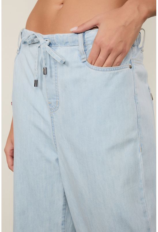 image-5b22340b949746499d201f7c06de2a96