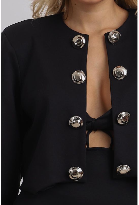 Blazer-cropped-sem-gola-lanca-perfume-detalhe