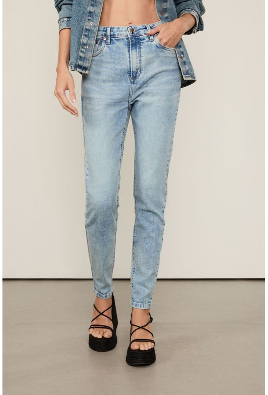 image-3fb248d880a54c5e9db087ad2067aa5e